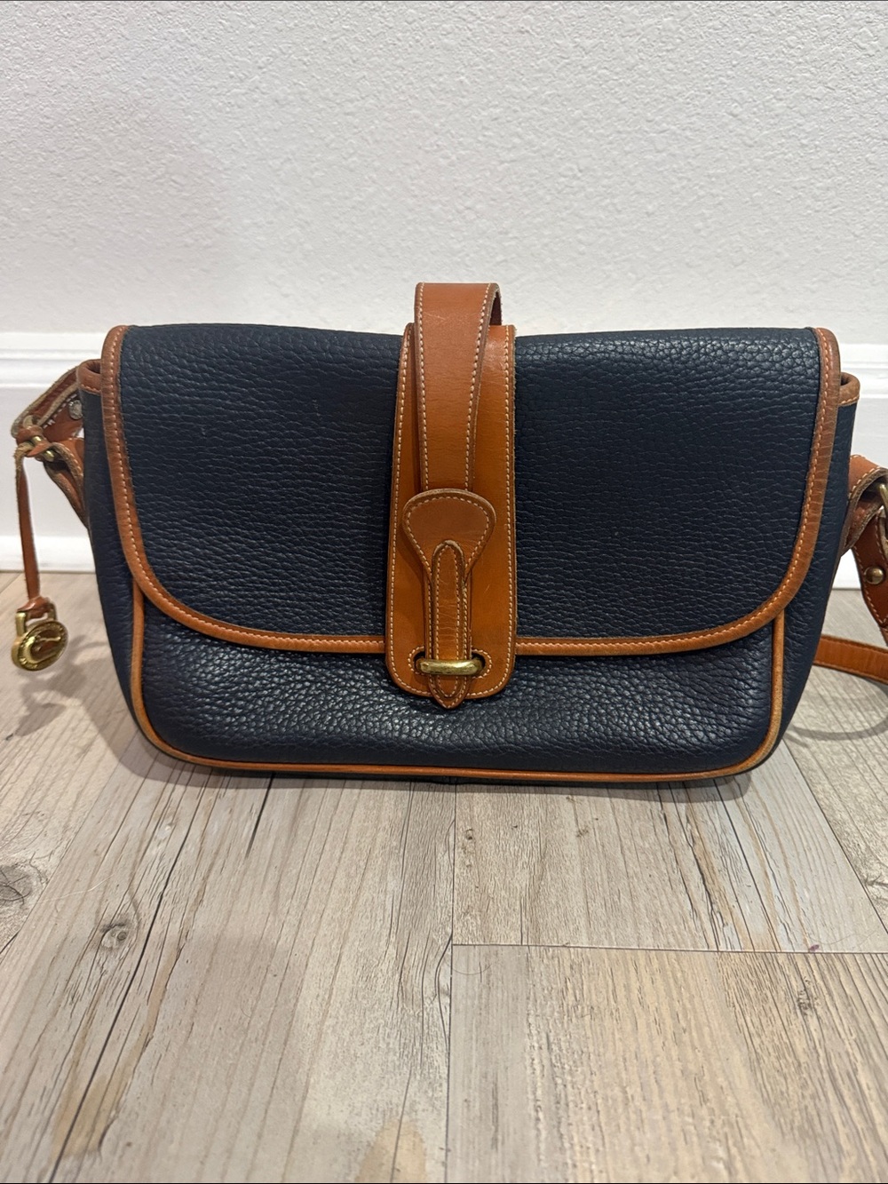 VINTAGE DOONEY AND BURKE DARK NAVY CROSSBODY/SHOULDER BAG